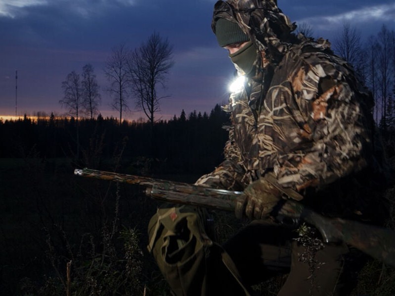 A hunter using his Guardian Angel Device